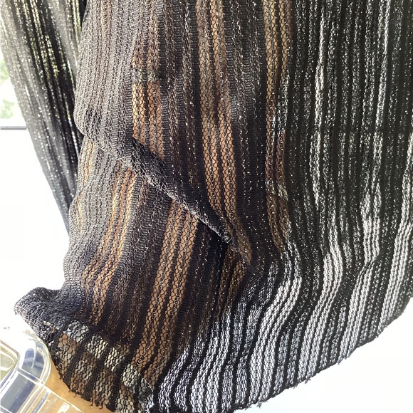 Forever 21 - Black Top - Translucent - Size M - Picture 2 of 4